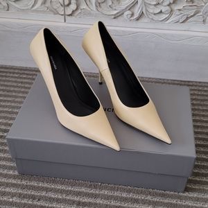 🦋🎉 HP 🎉🦋 NWT Balenciaga Square Knife Leather Pumps
